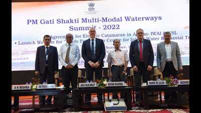 Develop inland waterways, increase its role in supply chain, said experts (HT Photo) Develop inland waterways, increase its role in supply chain, said experts (HT Photo)