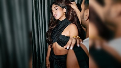 Actor Patralekha dropped a comment on Bhumi Pednekar's post and wrote, "Oh lord." Anushka Ranjan, on the other hand wrote, "Dude .. ok!." (Instagram/@bhumipednekar) Actor Patralekha dropped a comment on Bhumi Pednekar's post and wrote, "Oh lord." Anushka Ranjan, on the other hand wrote, "Dude .. ok!." (Instagram/@bhumipednekar)