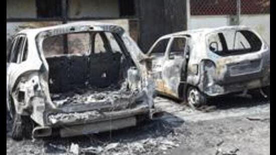 The fire spread and damaged two vehicles, a Honda WRV and a Maruti Celerio, that were parked in front of the shop and belonged to local residents. Fire tenders were called to douse the flames. (Representative Image/HT Photo)
