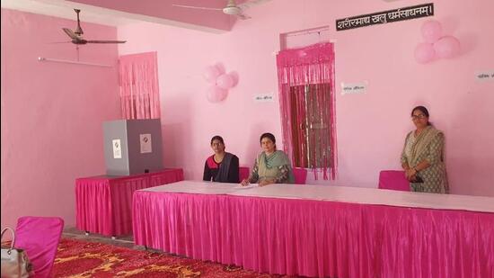 The ‘pink polling station’ in Chintpurni. (Sourced) The ‘pink polling station’ in Chintpurni. (Sourced)