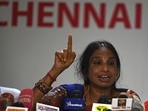Nalini, who was jailed for the assassination of former prime minister Rajiv Gandhi gestures during a media briefing in Chennai on November 13, 2022, after India's Supreme Court ordered the release. - The last convicts jailed for the 1991 assassination of former Indian prime minister Rajiv Gandhi walked out of prison on November 12, a day after the country's Supreme Court ordered their release. (Photo by Arun SANKAR / AFP)(AFP) Nalini, who was jailed for the assassination of former prime minister Rajiv Gandhi gestures during a media briefing in Chennai on November 13, 2022, after India's Supreme Court ordered the release. - The last convicts jailed for the 1991 assassination of former Indian prime minister Rajiv Gandhi walked out of prison on November 12, a day after the country's Supreme Court ordered their release. (Photo by Arun SANKAR / AFP)(AFP)