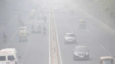 Delhi is expected to see shallow fog on Monday morning as the winter settles in (HT Photo)