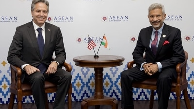 S Jaishankar and US Secretary of State Antony Blinken meet in Cambodia. (Twitter) S Jaishankar and US Secretary of State Antony Blinken meet in Cambodia. (Twitter)