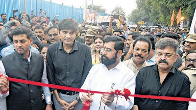 Thane, India - November 13, 2022: Maharashtra CM Eknath Shinde along with former housing minister and NCP MLA Jitendra Awhad, inaugurates the new Kalwa Bridge, in Thane, Mumbai, India, on Sunday, November 13, 2022. (Praful Gangurde/HT Photo) (HT PHOTO) Thane, India - November 13, 2022: Maharashtra CM Eknath Shinde along with former housing minister and NCP MLA Jitendra Awhad, inaugurates the new Kalwa Bridge, in Thane, Mumbai, India, on Sunday, November 13, 2022. (Praful Gangurde/HT Photo) (HT PHOTO)