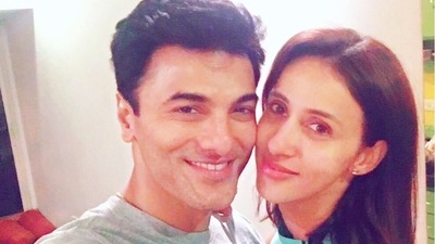 Alesia Raut shared her first picture with late husband Siddhaanth Vir Surryavanshi.