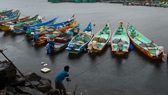 The IMD has issued flood alert in Sivaganga, Dindigul, Theni and Ramanathapuram districts. Kasimedu fishing harbour, Chennai, November 11.(AFP)
