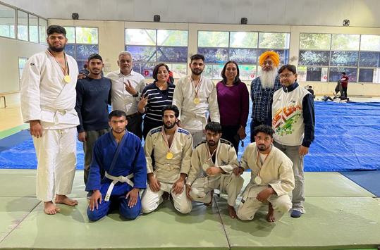 The victorious SGGS 26 judo team. (HT Photo) The victorious SGGS 26 judo team. (HT Photo)