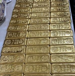 The gold seizure took place on Friday. (Twitter/@mumbaicus3)