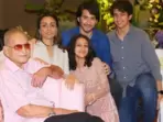 Mahesh Babu with father Krishna and family in a recent photo. Mahesh Babu with father Krishna and family in a recent photo.