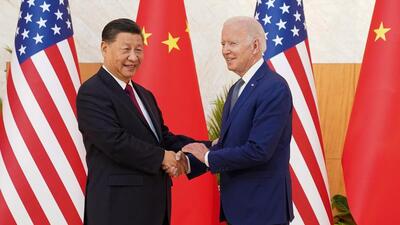 U.S. President Joe Biden shakes hands with Chinese President Xi Jinping as they meet on the sidelines of the G20 leaders' summit in Bali, Indonesia, November 14, 2022. (REUTERS) U.S. President Joe Biden shakes hands with Chinese President Xi Jinping as they meet on the sidelines of the G20 leaders' summit in Bali, Indonesia, November 14, 2022. (REUTERS)