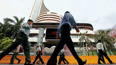 On Friday, the NSE Nifty 50 index closed up 1.78% at an over-one-year high of 18,349.70, while the S&P BSE Sensex added 1.95% to hit a record close at 61,795.04. (file) On Friday, the NSE Nifty 50 index closed up 1.78% at an over-one-year high of 18,349.70, while the S&P BSE Sensex added 1.95% to hit a record close at 61,795.04. (file)