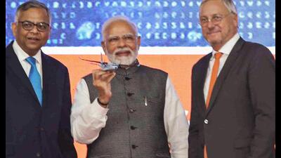 By 2025, the Indian defence industry is targeting exports of $5 billion with a turnover of ₹1.75 lakh crore, thus integrating India into the global supply chain for aerospace manufacturing (PTI) By 2025, the Indian defence industry is targeting exports of $5 billion with a turnover of ₹1.75 lakh crore, thus integrating India into the global supply chain for aerospace manufacturing (PTI)