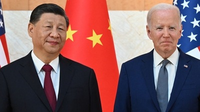 Joe Biden- Xi Jinping Meet: US President Joe Biden (R) and China's President Xi Jinping (L) meet. (AFP) Joe Biden- Xi Jinping Meet: US President Joe Biden (R) and China's President Xi Jinping (L) meet. (AFP)