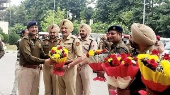 Sandeep Garg, a 2012-batch IPS officer, took charge as Mohali senior superintendent of police (SSP) on Monday. Garg who was earlier posted as Ropar SSP replaced SSP Vivek Sheel Soni. (HT Photo)