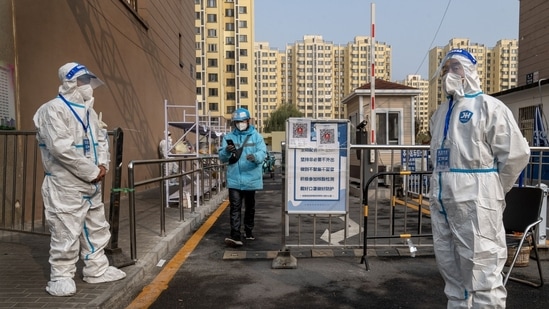 The latest wave of Covid outbreaks in China escalated rapidly in October, with daily case numbers hovering at the highest level in months despite lockdowns and constant mass testings. (Bloomberg) The latest wave of Covid outbreaks in China escalated rapidly in October, with daily case numbers hovering at the highest level in months despite lockdowns and constant mass testings. (Bloomberg)