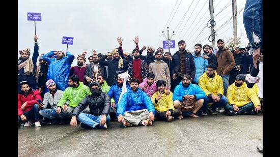 Gujjar youth during their protest march against government’s decision to provide scheduled tribe (ST) status to the Pahari community. (HT Photo)
