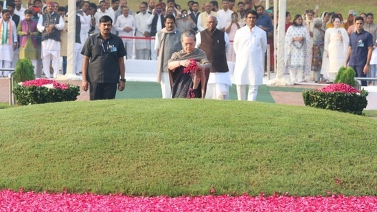 Congress ex-president Sonia Gandhi pays floral tributes to Jawaharlal Nehru at Delhi memorial on Monday.(@INCIndia)