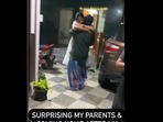 Woman surprises her parents.(Instagram/@barathi_aravind) Woman surprises her parents.(Instagram/@barathi_aravind)