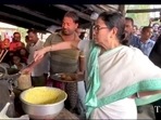 Mamata Banerjee frying pakoda in West Bengal's Jhargram.(AITC) Mamata Banerjee frying pakoda in West Bengal's Jhargram.(AITC)
