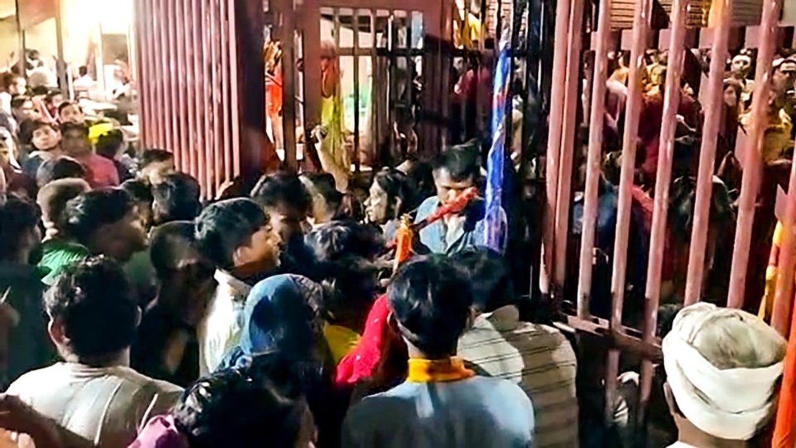 In MP's Bhind, woman dies of suffocation at overcrowded temple