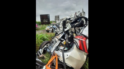 The roads and highways in rural areas covering 14 talukas in Pune district have seen accidents peak between 4pm and 8pm. (HT FILE PHOTO) The roads and highways in rural areas covering 14 talukas in Pune district have seen accidents peak between 4pm and 8pm. (HT FILE PHOTO)