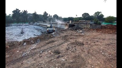 Demolition work of sewage treatment plant behind Naidu hospital. (Ravindra Joshi/HT PHOTO) Demolition work of sewage treatment plant behind Naidu hospital. (Ravindra Joshi/HT PHOTO)