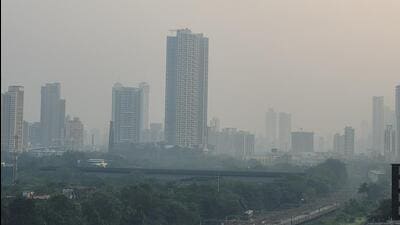 Air quality in Malad, which stood at 320, was worst amongst all the 10 locations, followed by Mazgaon at 316 and Borivali at 303. (HT PHOTO) Air quality in Malad, which stood at 320, was worst amongst all the 10 locations, followed by Mazgaon at 316 and Borivali at 303. (HT PHOTO)