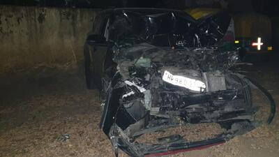 The impact was so severe that the SUV’s front portion was crushed completely and the deceased man, who was driving the vehicle, sustained critical injuries. (HT PHoto)