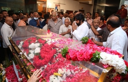 Pawan Kalyan folds his hands to pay respects to Krishna. Pawan Kalyan folds his hands to pay respects to Krishna.