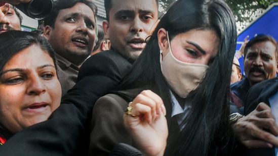 Jacqueline Fernandez after appearing before the Patiala House court in connection with a money laundering case linked to alleged conman Sukesh Chandrashekhar on Tuesday. (PTI Photo)(PTI)
