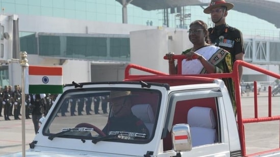 President Droupadi Murmu arrived at Birsa Munda Airport in Ranchi around 9 am. She was welcomed by Jharkhand Governor Ramesh Bais and Chief Minister Hemant Soren.(HT_PRINT)