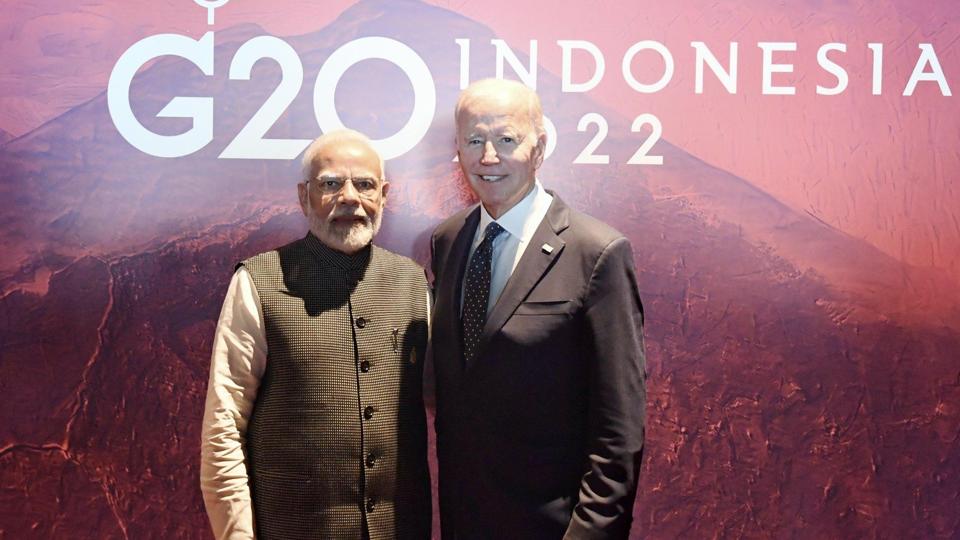 PM Modi and US Prez Biden also met Indonesian President Joko Widodo on the sidelines of the G20 Summit. (Arindam Bagchi | Twitter) (HT File) PM Modi and US Prez Biden also met Indonesian President Joko Widodo on the sidelines of the G20 Summit. (Arindam Bagchi | Twitter) (HT File)