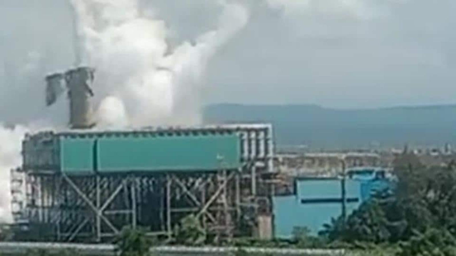 Four persons suffer burn injuries following chemical leak at textile ...