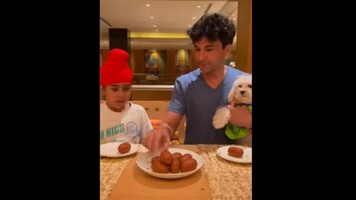 Vikas Khanna shared a funny reel. (Instagaram/@VikasKhannagroup) Vikas Khanna shared a funny reel. (Instagaram/@VikasKhannagroup)