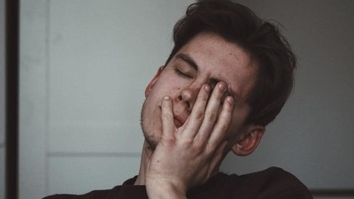In The Burnout Challenge: Managing People’s Relationships with Their Jobs — published 25 years after their first book about the phenomenon— psychologists Christina Maslach and Michael Leiter want to set the record straight about why employees get fed up with work. (UNSPLASH) In The Burnout Challenge: Managing People’s Relationships with Their Jobs — published 25 years after their first book about the phenomenon— psychologists Christina Maslach and Michael Leiter want to set the record straight about why employees get fed up with work. (UNSPLASH)