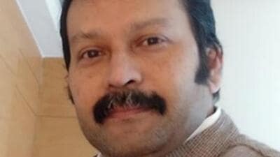 Vinod C Prabhakaran of CSIR-NCL, Pune, has been honoured as fellow of the Royal Society of Chemistry by The Royal Society of Chemistry, London. (HT) Vinod C Prabhakaran of CSIR-NCL, Pune, has been honoured as fellow of the Royal Society of Chemistry by The Royal Society of Chemistry, London. (HT)