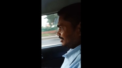 Delhi cab driver talking to passenger in fleunt Sanskrit (Twitter/@chidsamskritam) Delhi cab driver talking to passenger in fleunt Sanskrit (Twitter/@chidsamskritam)
