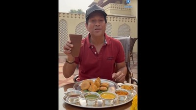 Sachin Tendulkar enjoying Jaipuri breakfast and lassi. (Instagram/@sachintendulkar) Sachin Tendulkar enjoying Jaipuri breakfast and lassi. (Instagram/@sachintendulkar)