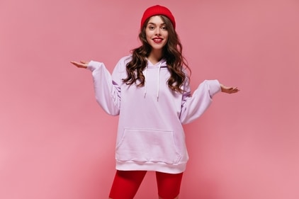 Oversized clothing is one of the biggest trends of the year. It is adaptable, comfy, and unisex. (freepik) Oversized clothing is one of the biggest trends of the year. It is adaptable, comfy, and unisex. (freepik)