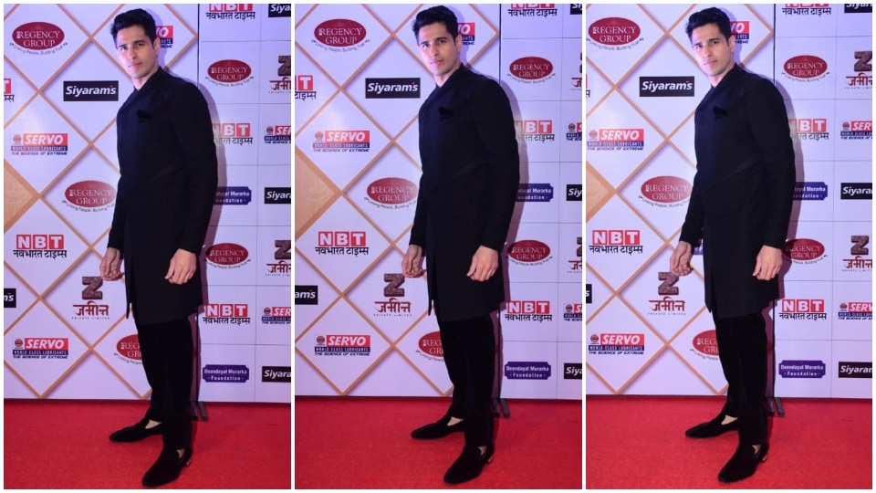 Sidharth Malhotra at NBT Awards red carpet. (HT Photo/Varinder Chawla)