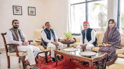 Samajwadi Party chief Akhilesh Yadav along with his wife and party candidate for Mainpuri by-election Dimple Yadav meet Pragatisheel Samajwadi Party (Lohiya) chief Shivpal Singh Yadav at his residence, in Etawah on Thursday. (ANI) Samajwadi Party chief Akhilesh Yadav along with his wife and party candidate for Mainpuri by-election Dimple Yadav meet Pragatisheel Samajwadi Party (Lohiya) chief Shivpal Singh Yadav at his residence, in Etawah on Thursday. (ANI)