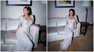 Esha Gupta is the ultimate queen of bodycon dresses. If you want proof then you can go to her Instagram handle which features a series of photos of herself in stunning figure-grasping dresses and gowns. The actor recently attended an event in Doha, Qatar wearing a gorgeous shimmery red-carpet-worthy dress. (Instagram/@egupta) Esha Gupta is the ultimate queen of bodycon dresses. If you want proof then you can go to her Instagram handle which features a series of photos of herself in stunning figure-grasping dresses and gowns. The actor recently attended an event in Doha, Qatar wearing a gorgeous shimmery red-carpet-worthy dress. (Instagram/@egupta)