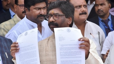 Jharkhand chief minister Hemant Soren addresses the media at his residence in Ranchi before leaving for the Enforcement Directorate (ED) office. (PTI Photo) Jharkhand chief minister Hemant Soren addresses the media at his residence in Ranchi before leaving for the Enforcement Directorate (ED) office. (PTI Photo)