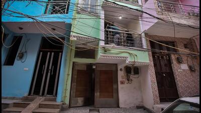 New Delhi, India - Nov. 17, 2022: A view of the house where Aaftab Amin Poonawalla allegedly murdered Shraddha, in Chattarpur Pahadi, New Delhi, India, on Thursday, November 17, 2022. (Photo by Raj K Raj/ Hindustan Times) (Hindustan Times)