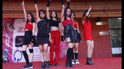 Delhi-based K-pop dance team, Sapphires Crew was one among the stage performers who kept the crowd entertained. (Photos: Shantanu Bhattacharya/HT)