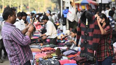 To avail of the loan, hawkers first have to enrol themselves on the central government portal. The BMC will then recommend them for the loan. Hawkers who have been issued identity cards, as also those who have been included in surveys by the civic body but not been issued a licence are eligible for the scheme. (HT PHOTO) To avail of the loan, hawkers first have to enrol themselves on the central government portal. The BMC will then recommend them for the loan. Hawkers who have been issued identity cards, as also those who have been included in surveys by the civic body but not been issued a licence are eligible for the scheme. (HT PHOTO)