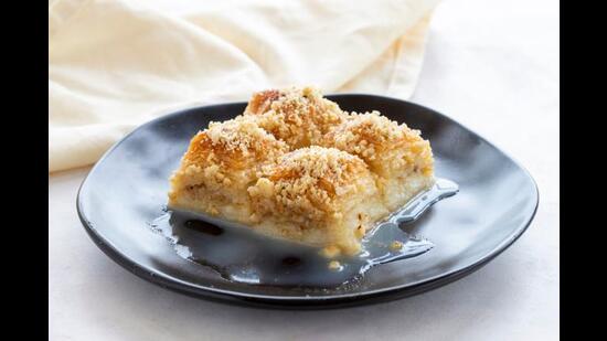 Sutlu nuriye Baklava or baklava with milk. (Shutterstock)