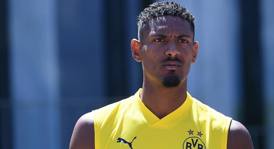 Haller has been unable to make his debut for Borussia Dortmund after his diagnosis (Revierfoto/IMAGO) Haller has been unable to make his debut for Borussia Dortmund after his diagnosis (Revierfoto/IMAGO)