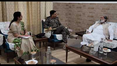 Vij meets defence officials, discusses airport, other issues Vij meets defence officials, discusses airport, other issues