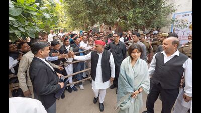 SP candidate Dimple Yadav along with SP president Akhilesh Yadav after filing nomination on Monday. (File photo)